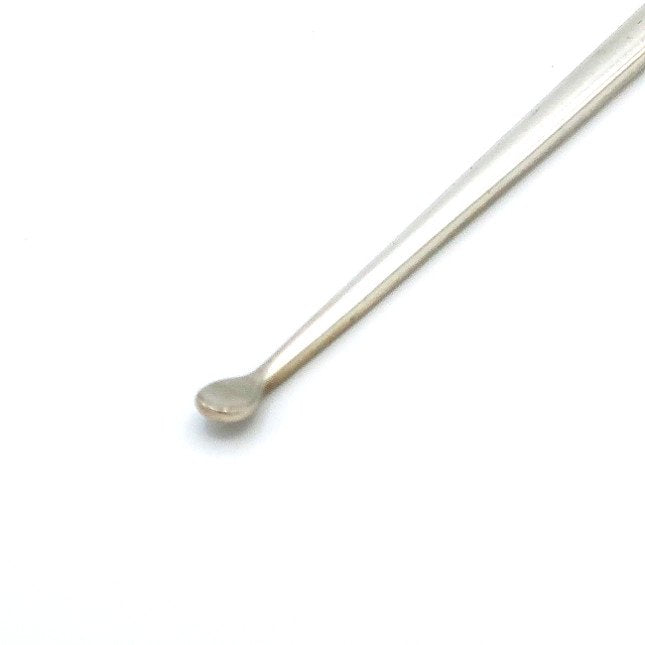 silver earpick orchid