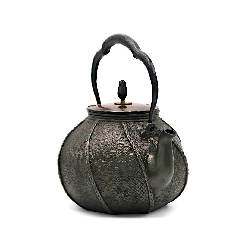 Iron sand torsion cloisonne crest Octagonal iron kettle