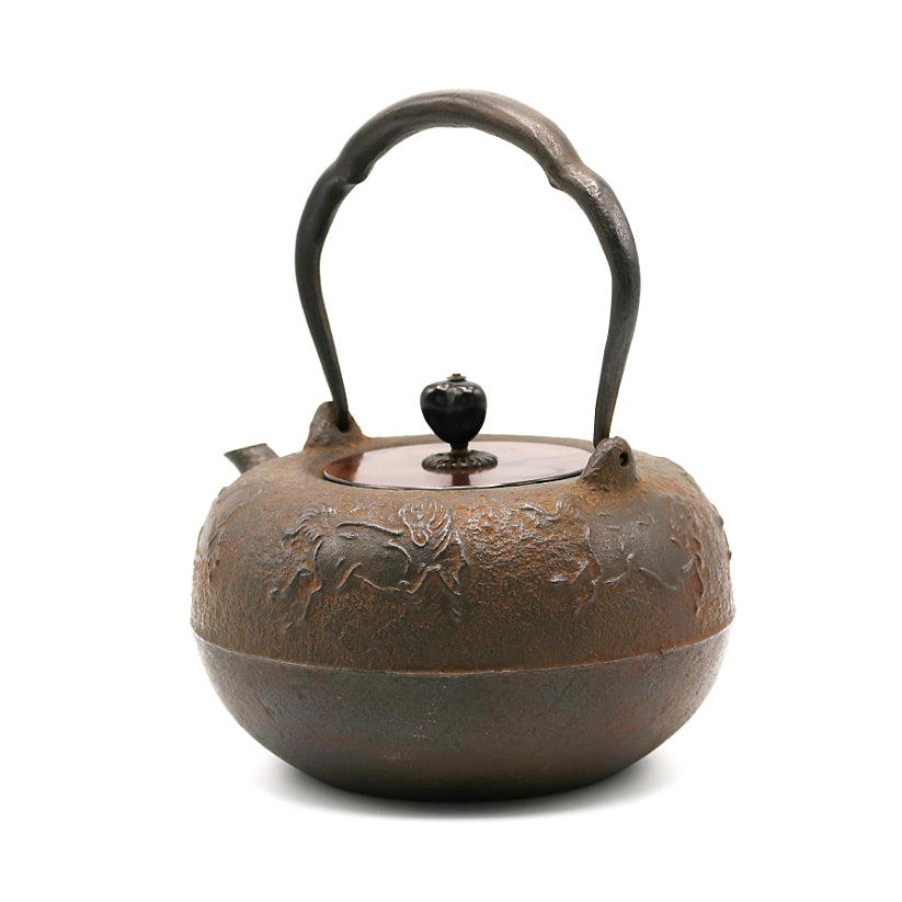 Wax type iron kettle with five horses